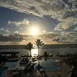 Muro Alto Marupiara Suites